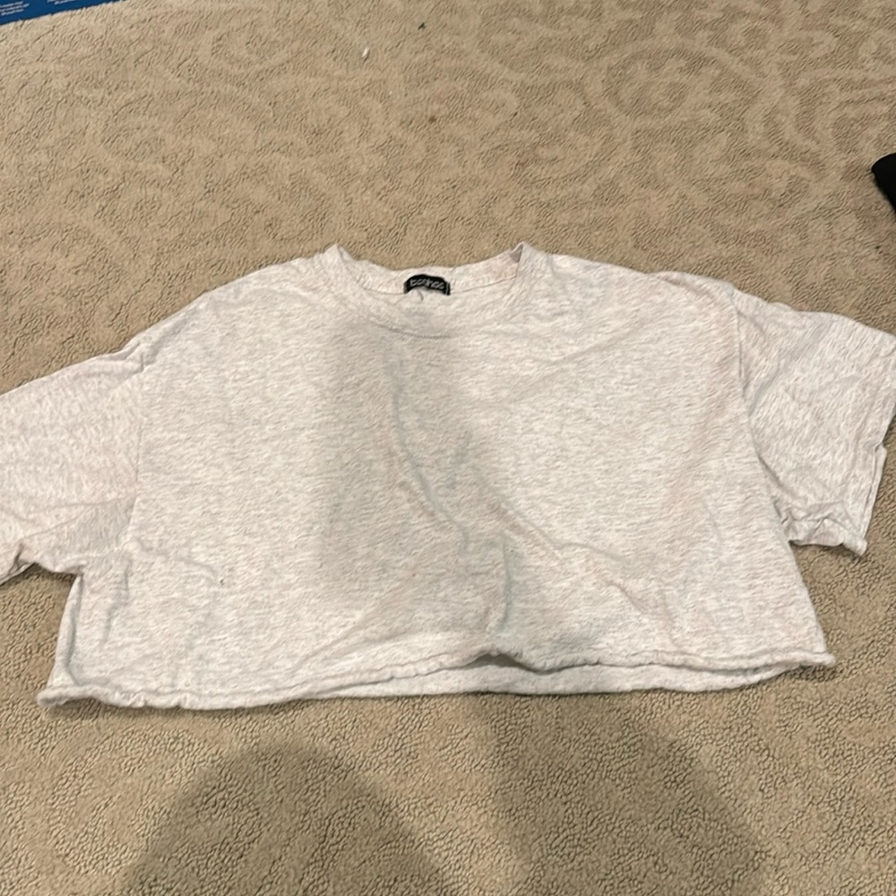 Boohoo cropped grey tee